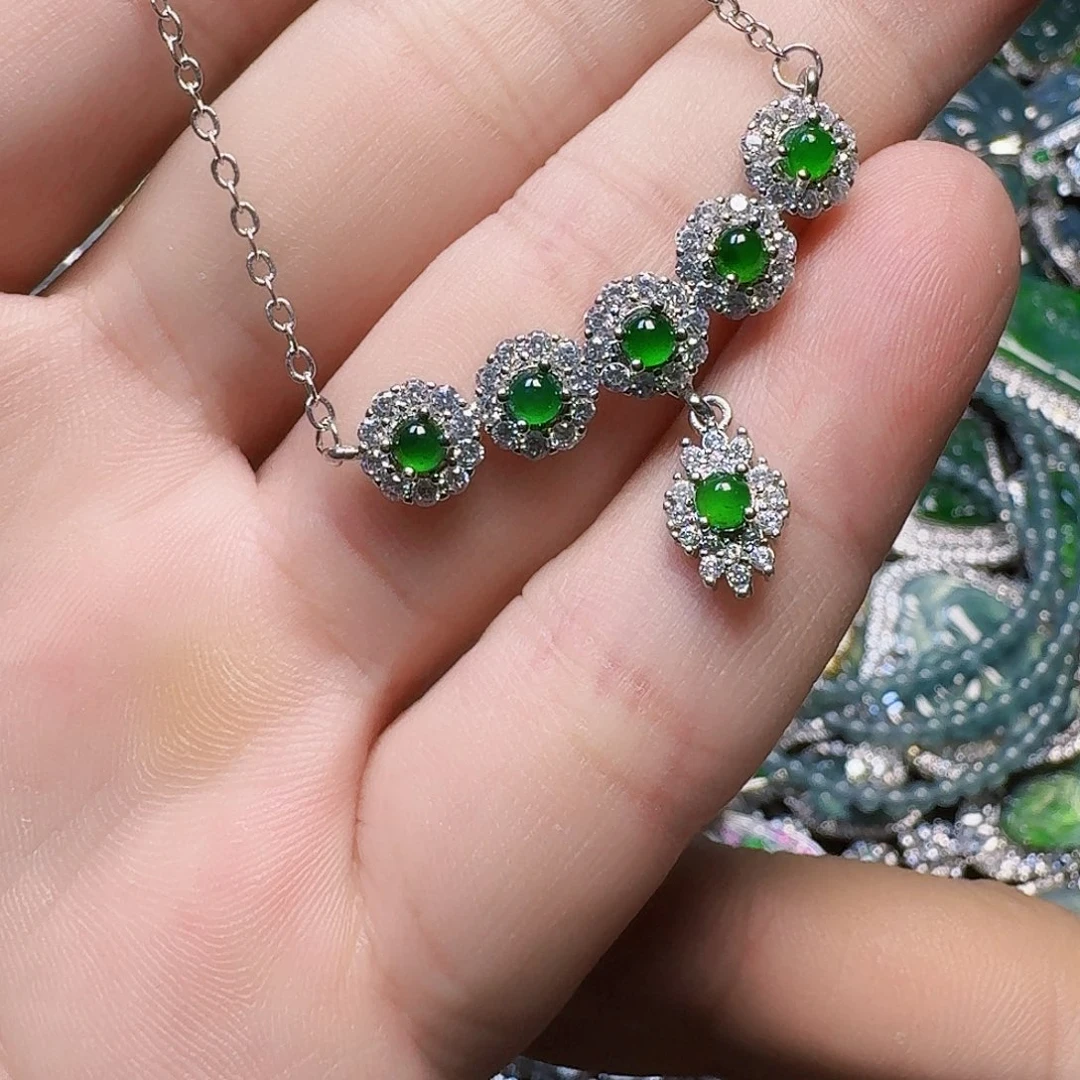 翡翠未镶嵌颈饰天然A货翡翠放漏