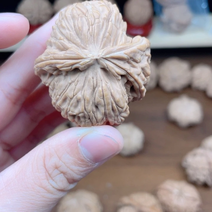 爱***人文玩核桃吊坠白狮子