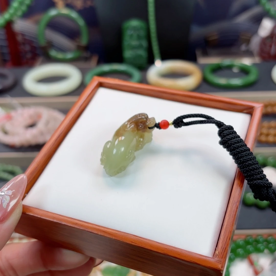 和田玉吊坠未镶嵌?****?