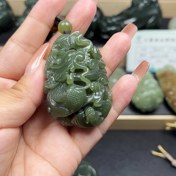 颈饰未镶嵌和田玉