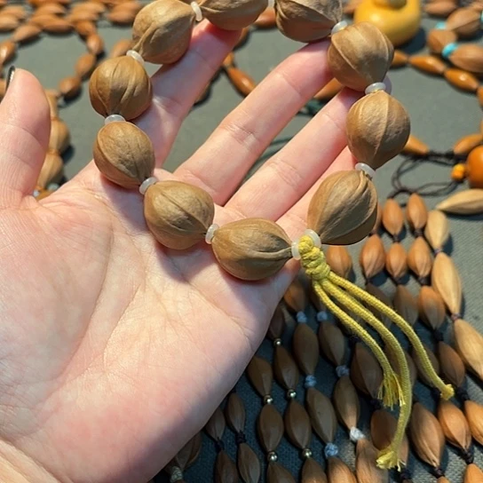 19梅林铁核四花手串款