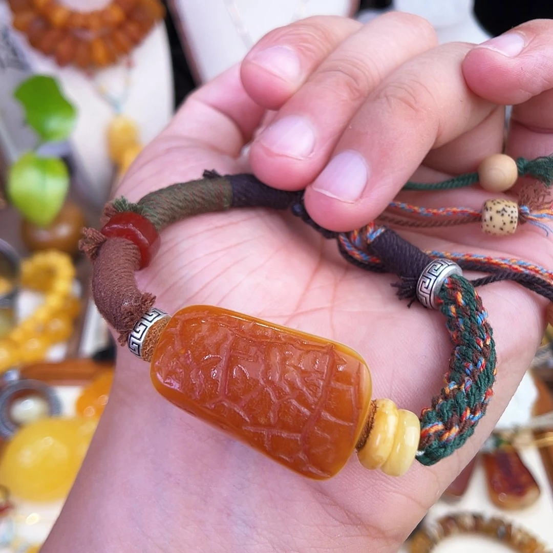 未镶嵌琥珀珠宝奇石