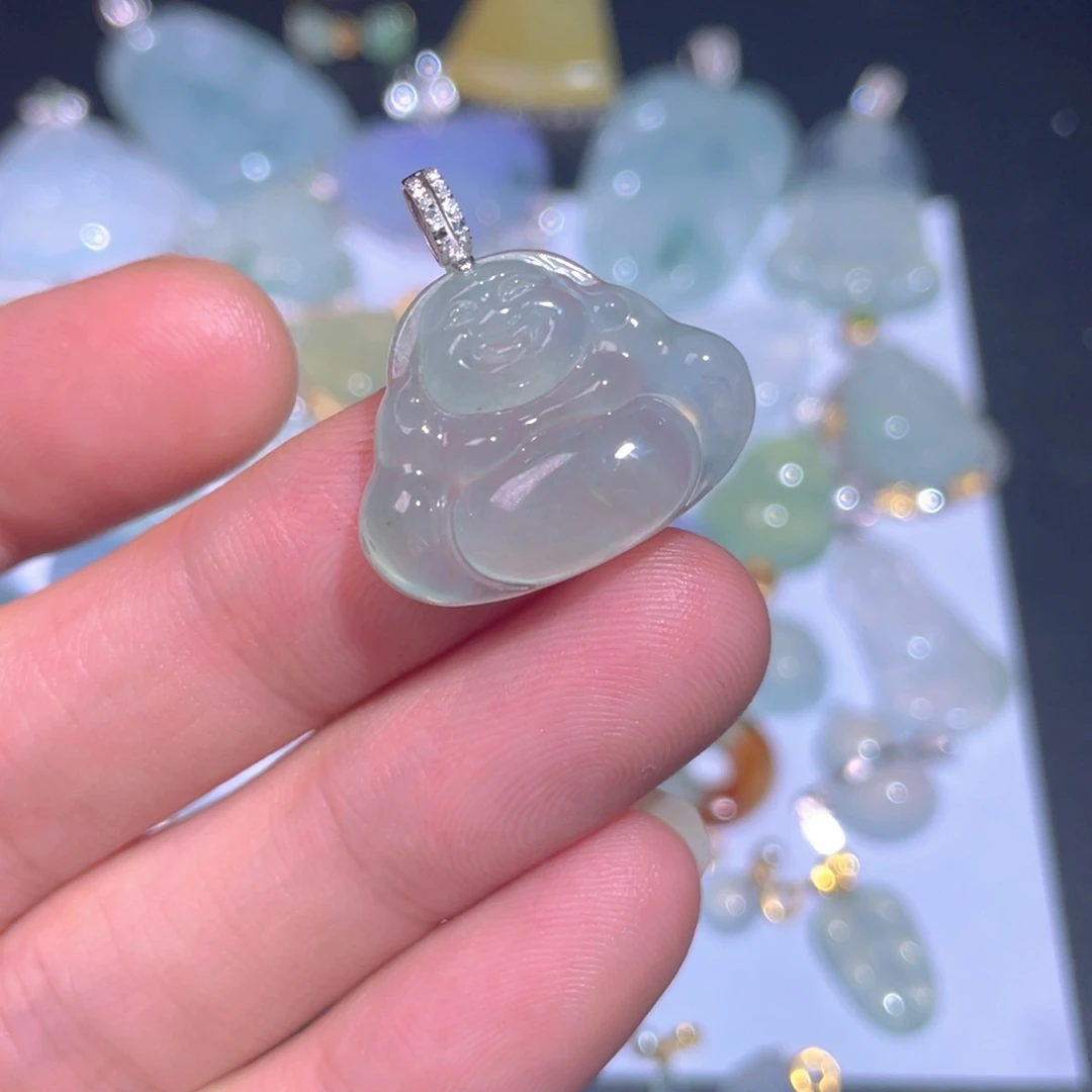 翡翠18K金镶嵌颈饰翡翠