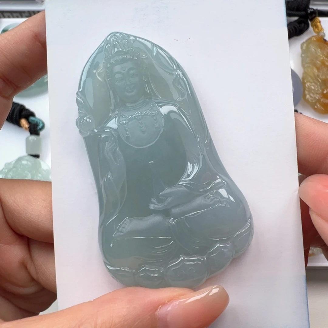 翡翠未镶嵌颈饰慢**间缅甸翡翠