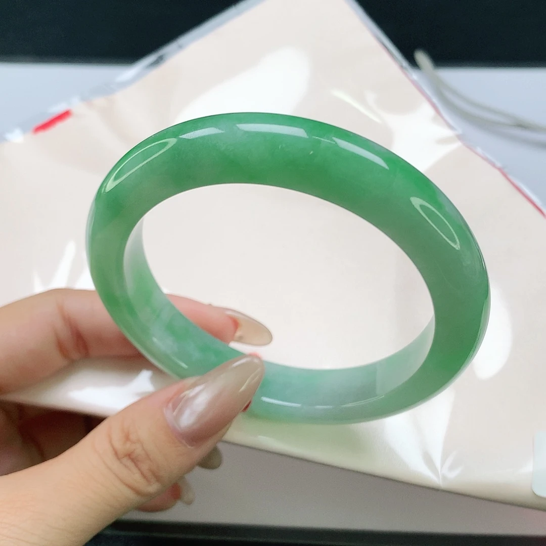 翡翠未镶嵌手镯5652