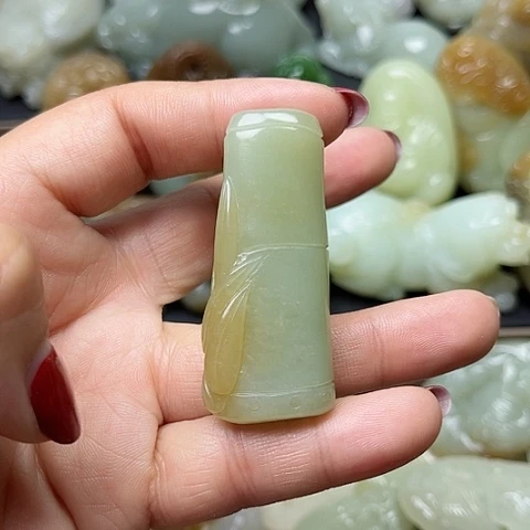 颈饰未镶嵌和田玉