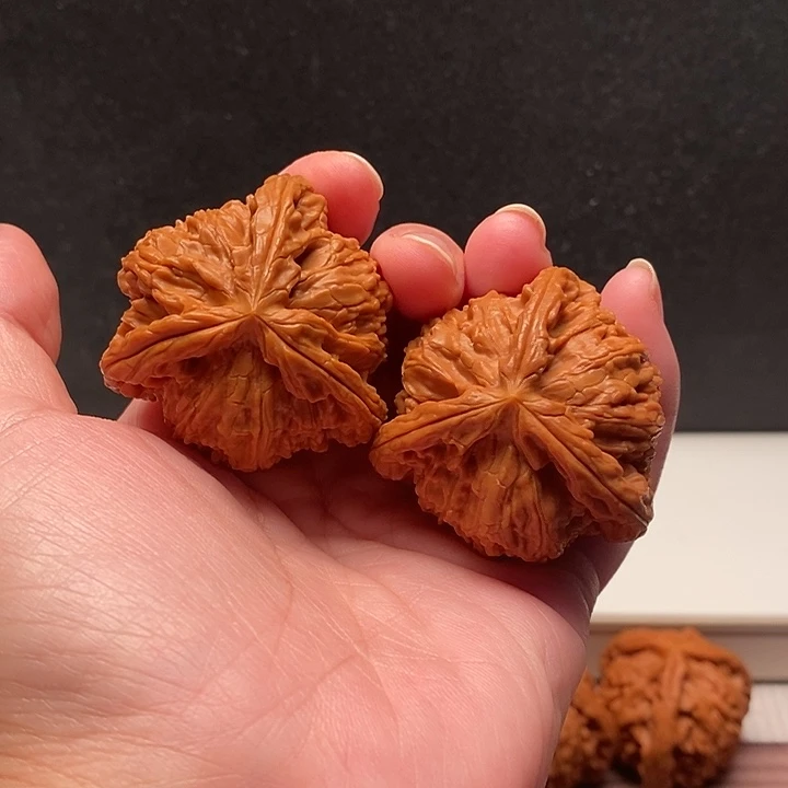 呼***啦文玩核桃吊坠白奔