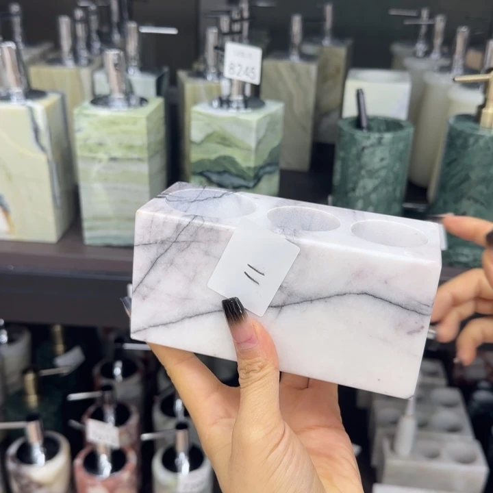 Yy7641。。。。。。。。。。福利