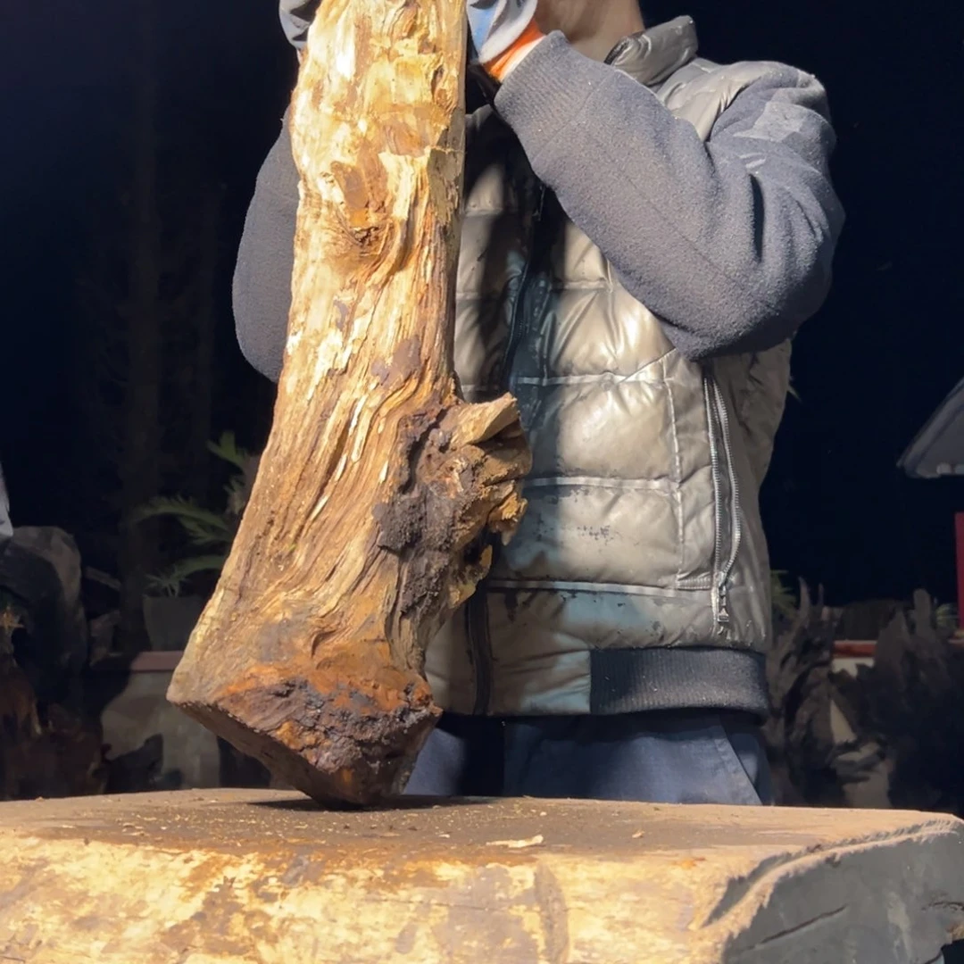 阴沉木江****子金丝楠木根料摆件等