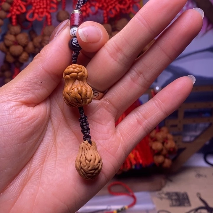 桃核吊坠龙纹桃枭