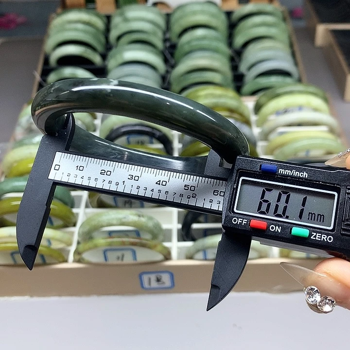 未镶嵌蛇纹石玉手镯13