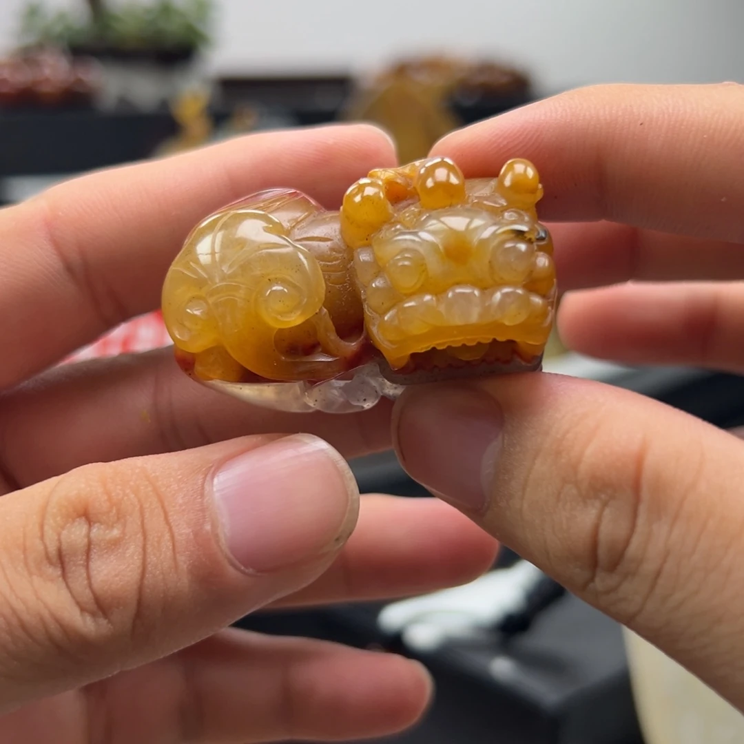 未镶嵌石英质玉（黄龙玉）黄龙玉