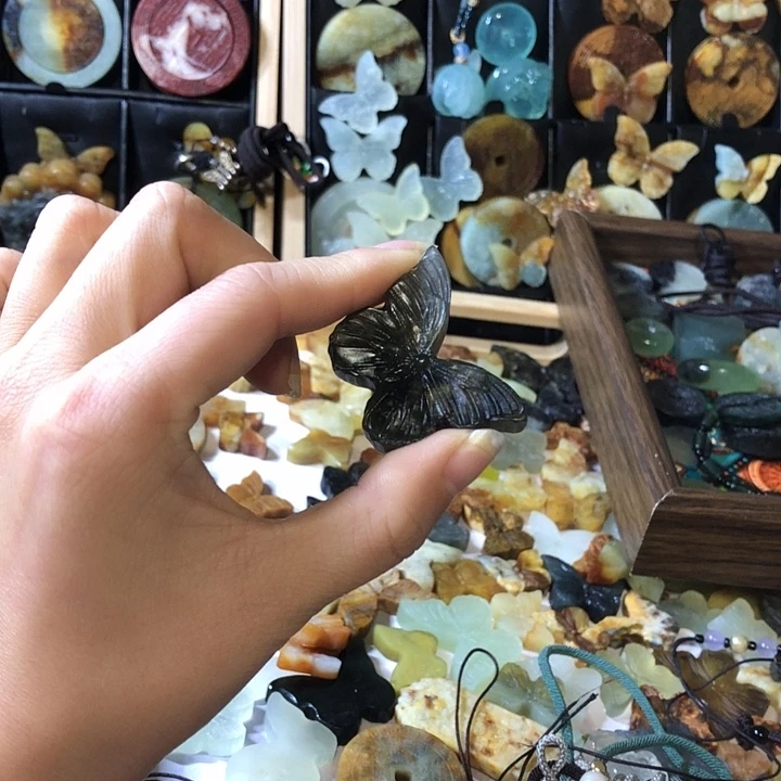 岫玉未镶嵌岫玉挂件