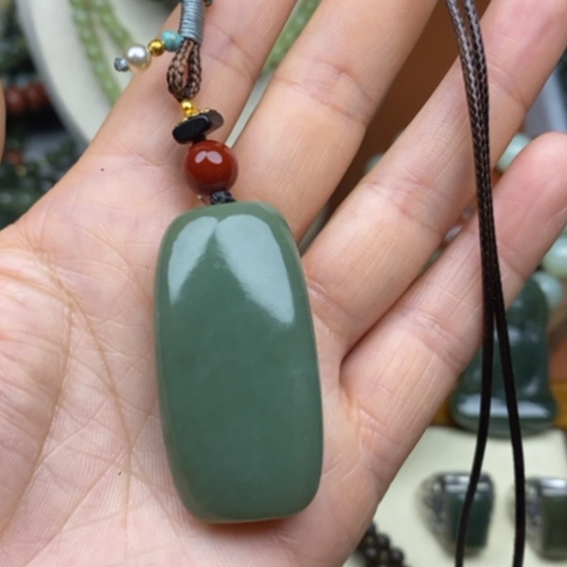 【闪购商品】未镶嵌岫岩河磨玉（透闪石质玉）挂件
