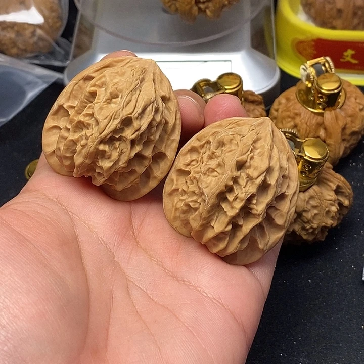 龙脊菩提吊坠核王