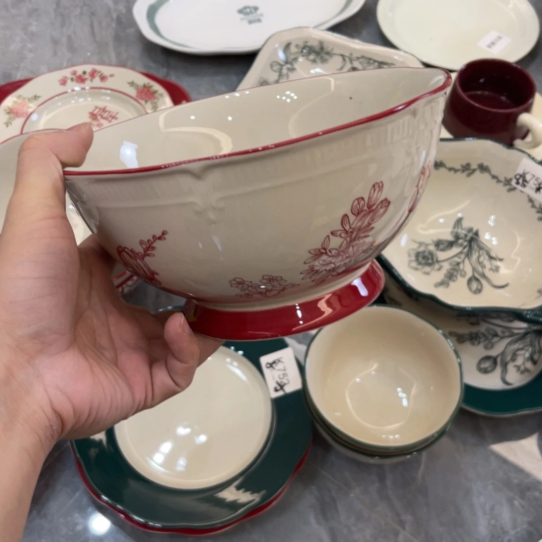 陶瓷微瑕餐具介意勿拍，满18飞！