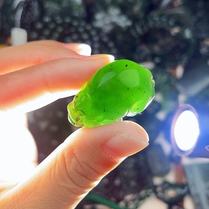 蛇纹石玉未镶嵌手串泰山玉貔貅