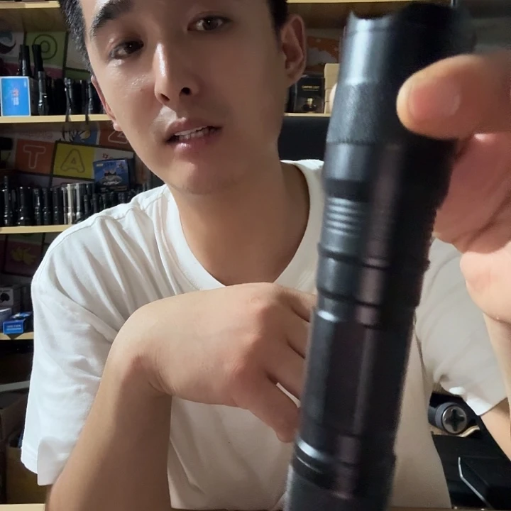 安卓充电26650手电无电池