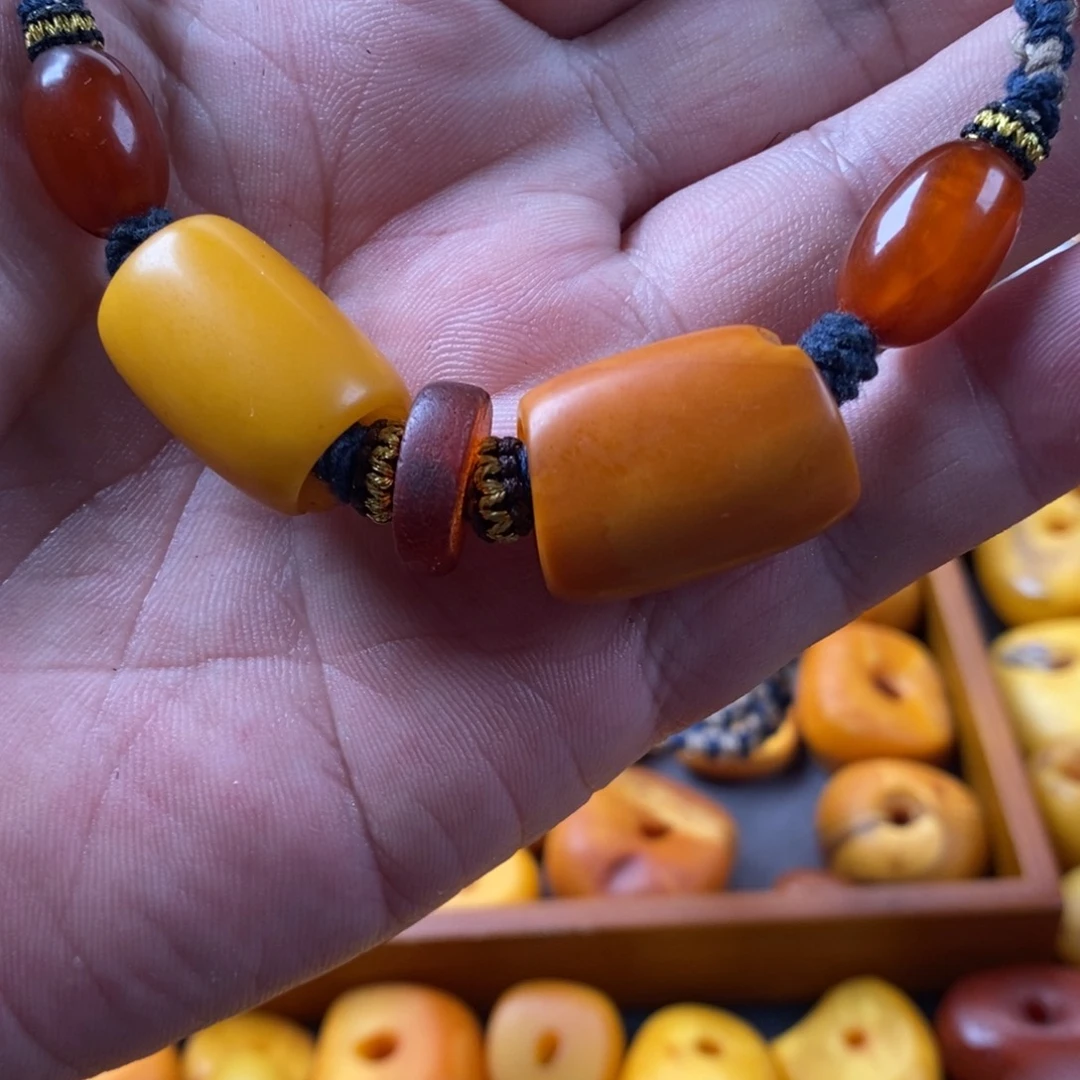 唯***蓝未镶嵌琥珀裸石老蜜蜡