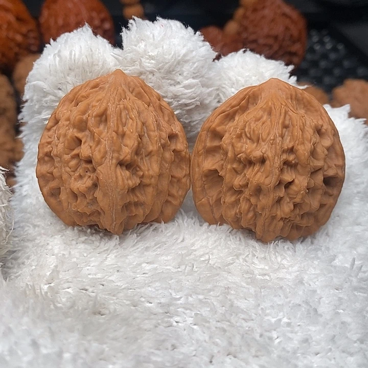 文玩核桃把件39麦穗虎头