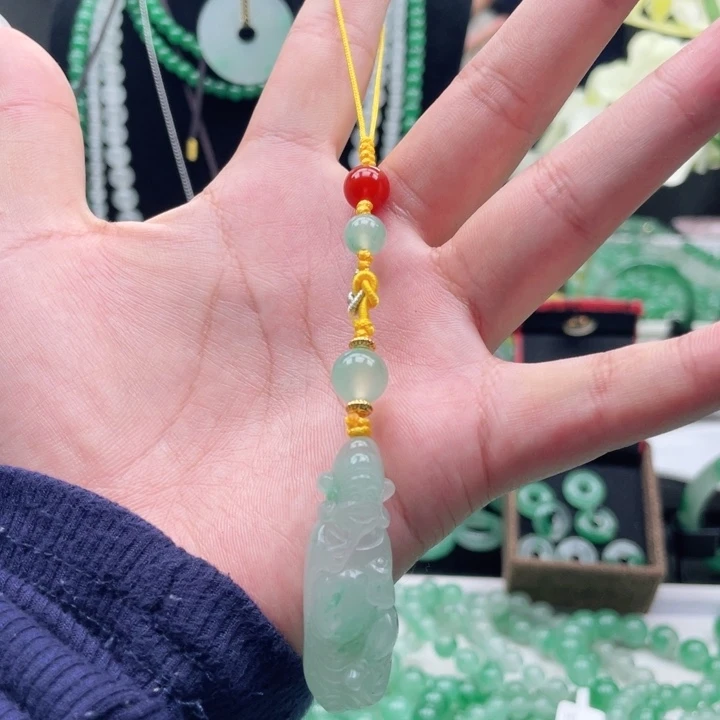 吊坠(不含链)未镶嵌石英质玉（非洲翠）