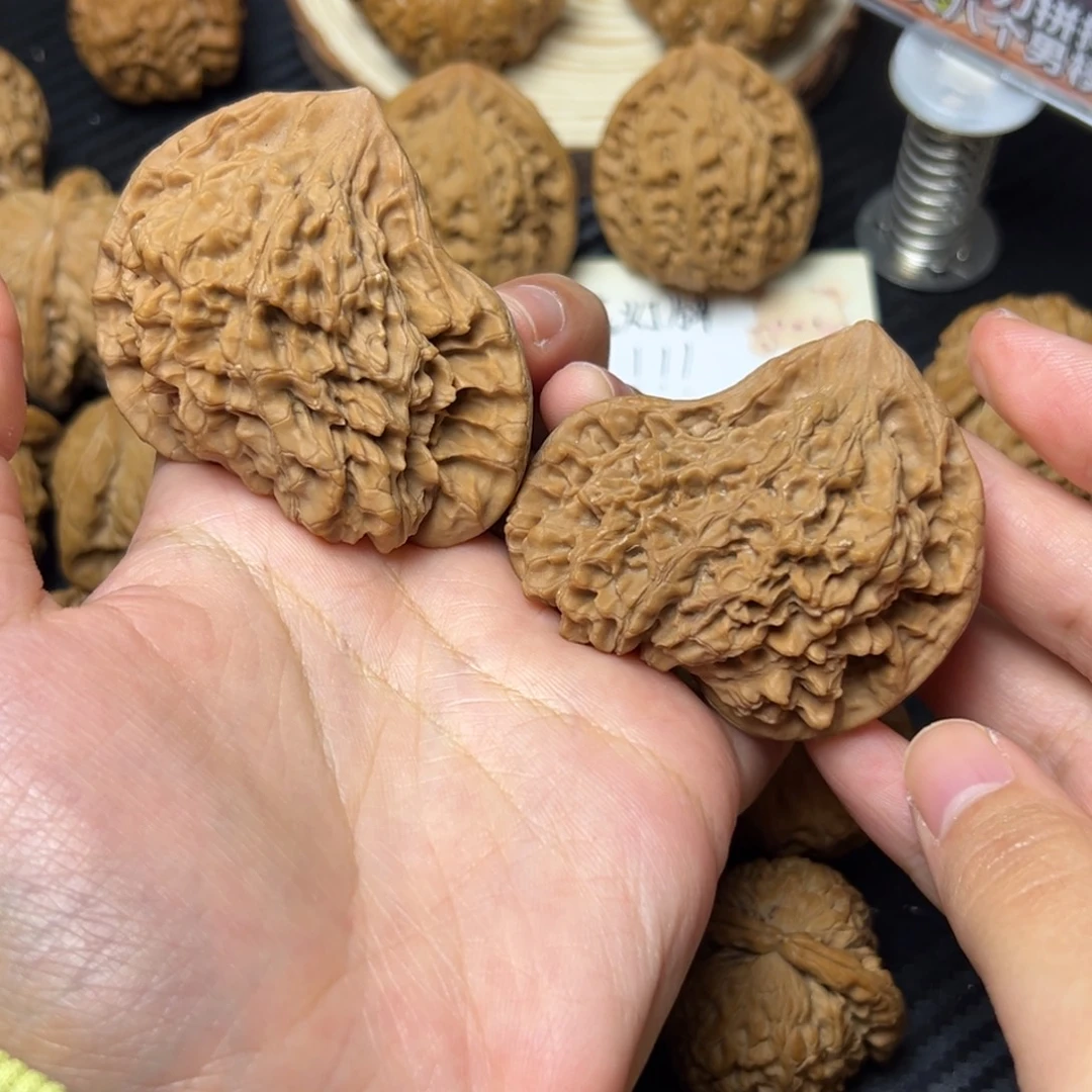 吊坠文玩核桃犀牛望月