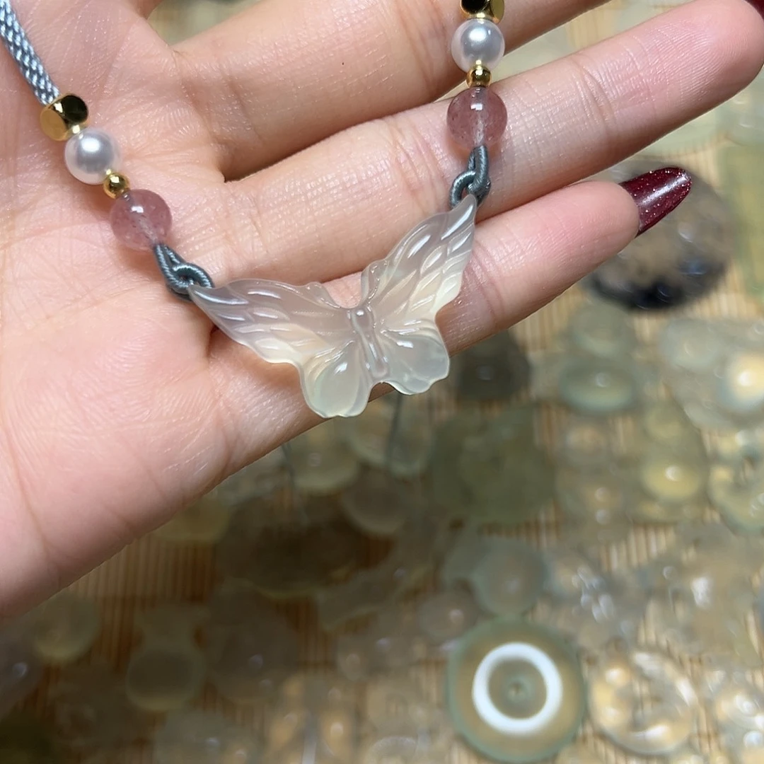 蛇纹石玉颈饰未镶嵌