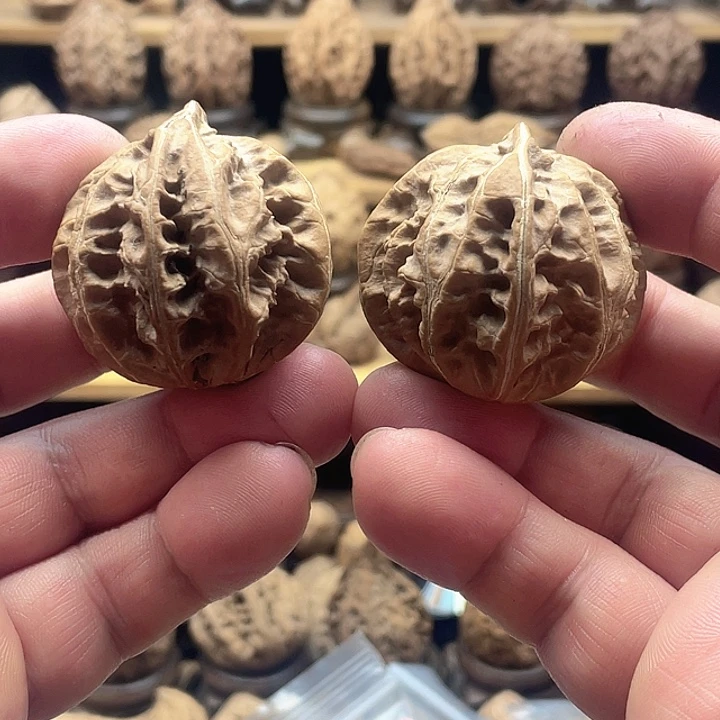 文玩核桃把件八棱粗筋10