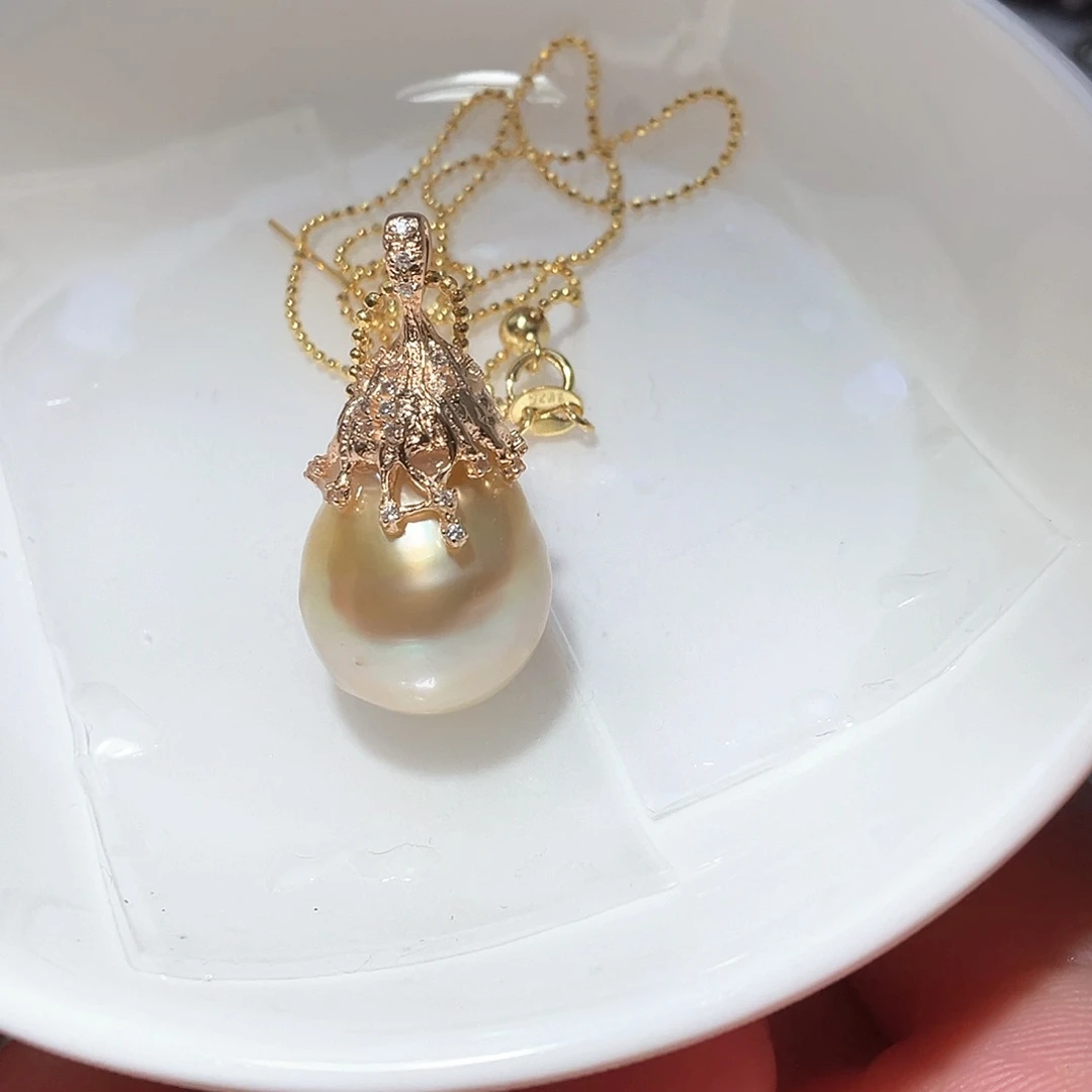 未镶嵌海水珍珠颈饰