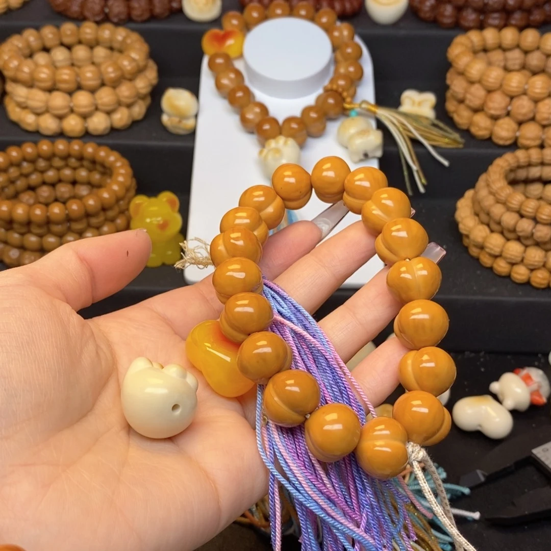 琪***儿吊坠猴头核桃微瑕屁桃➕配饰流苏