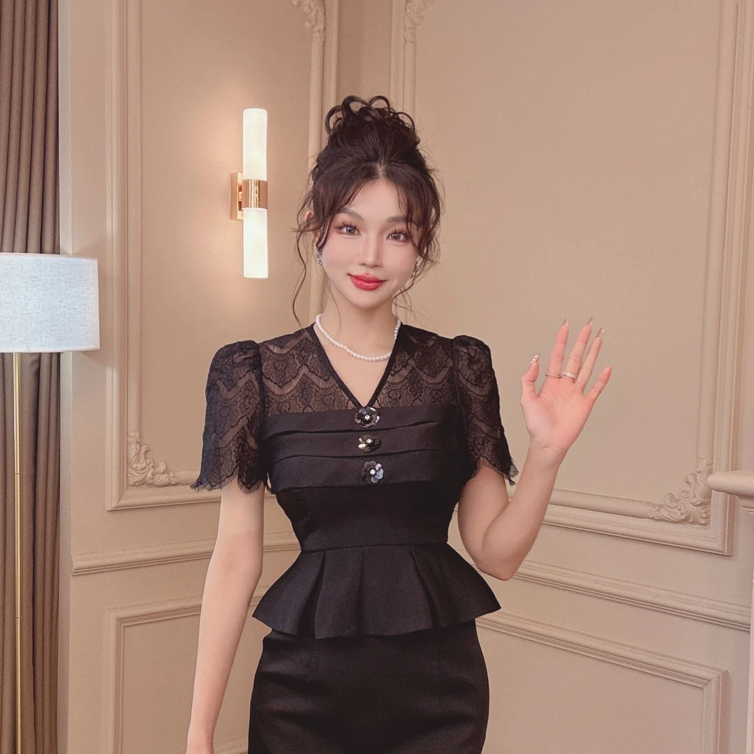 【CC专属】修身收腰上衣V领伞状下摆遮肉显瘦高级气质-31282