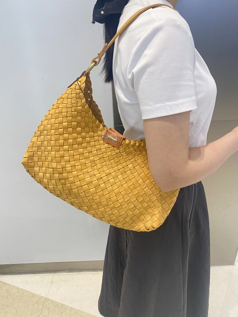 食草堂新品 牛皮编织款包包时尚夏季