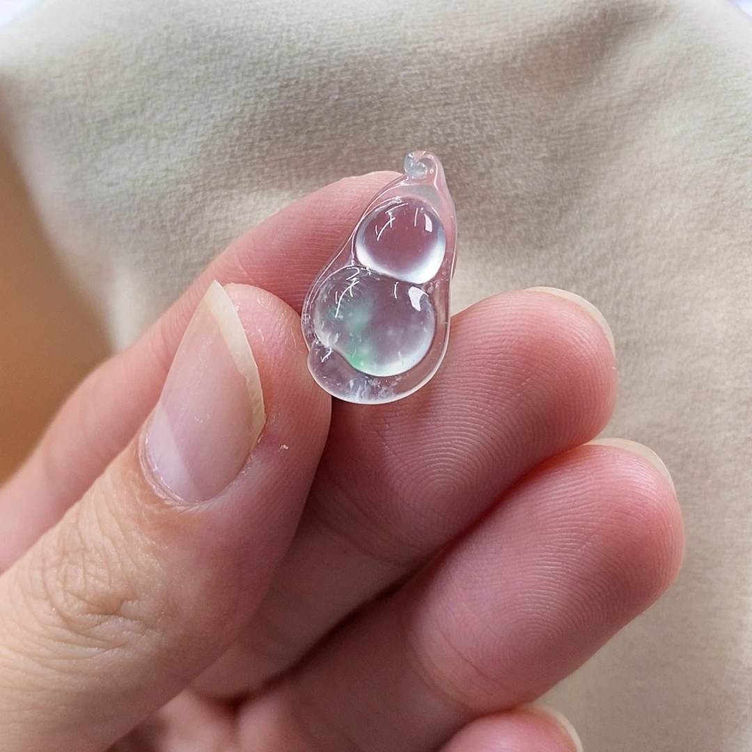 颈饰未镶嵌翡翠玻璃种葫芦