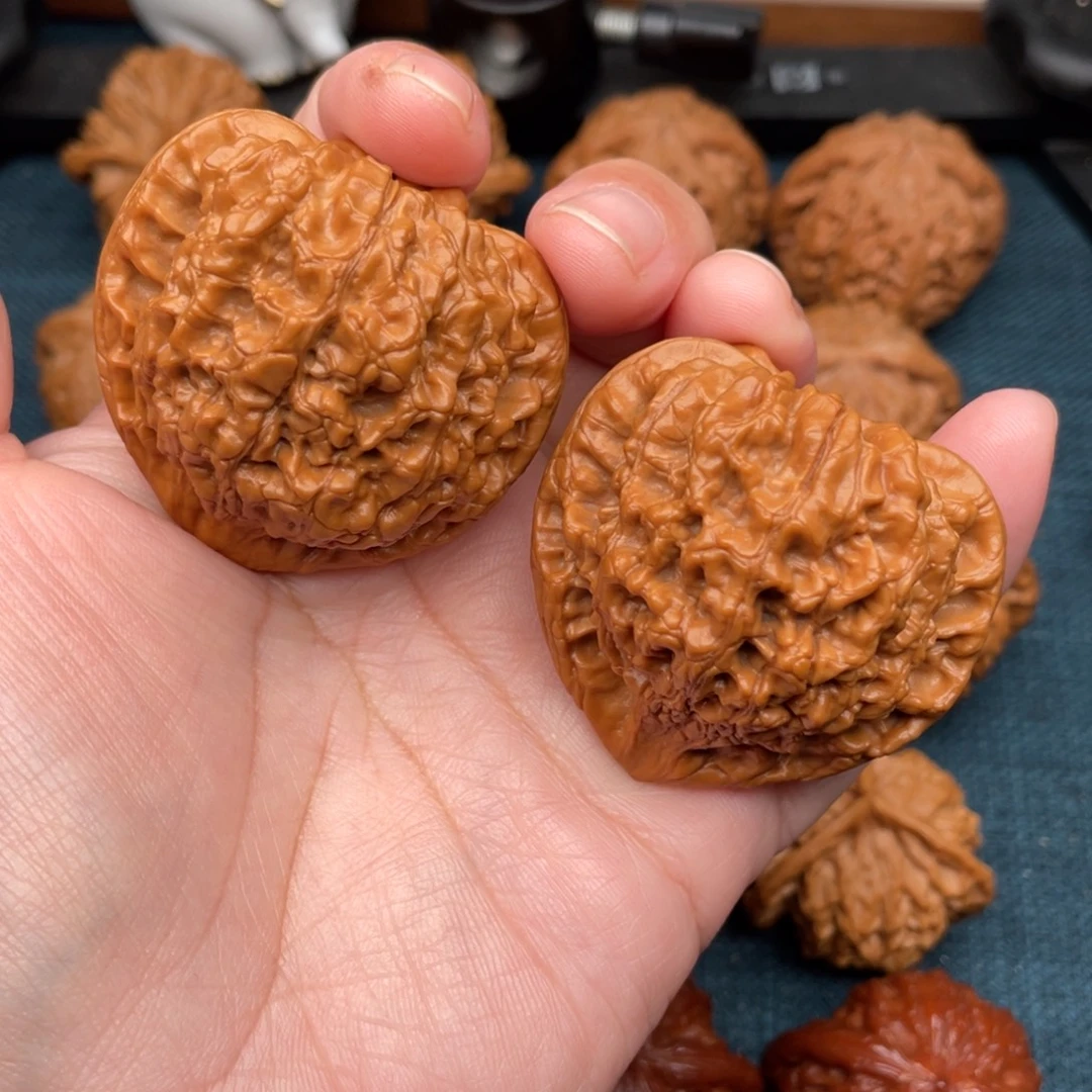 文玩核桃把件全品红皮官帽47