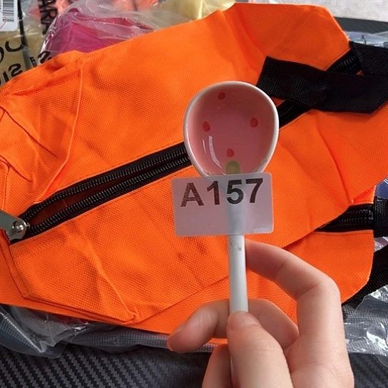 摆件……………………………………………………………………