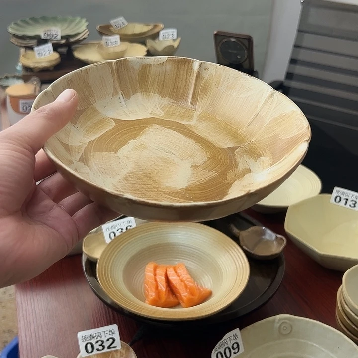 陶瓷花瓣深盘手刷纹123