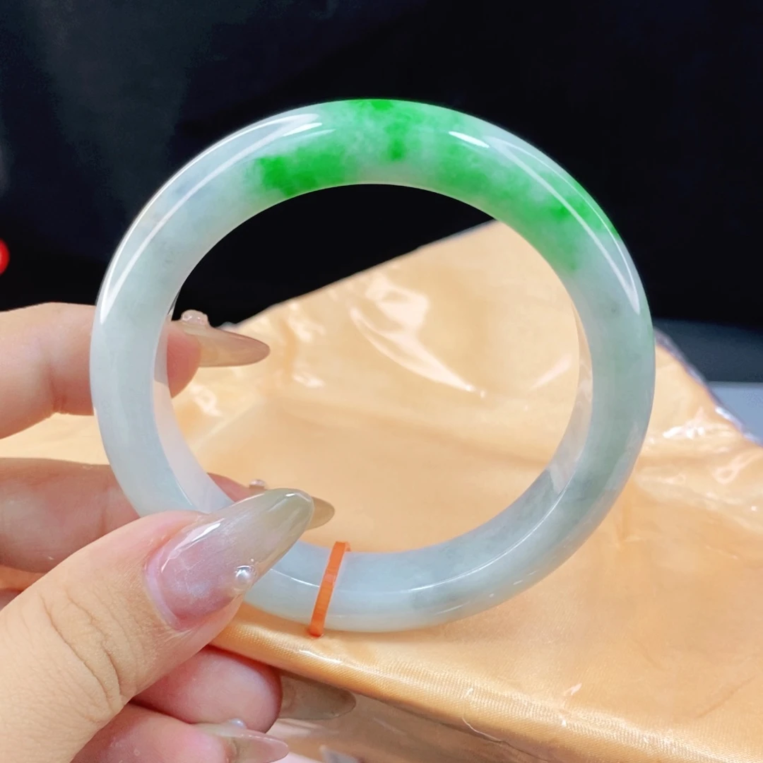 翡翠手镯未镶嵌荷*57圈