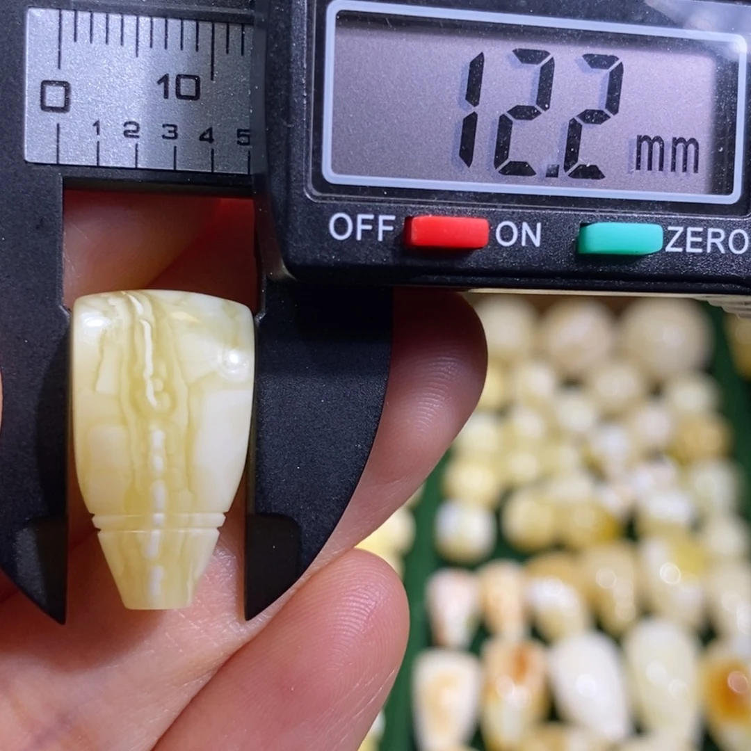 蜜蜡未镶嵌裸石配饰