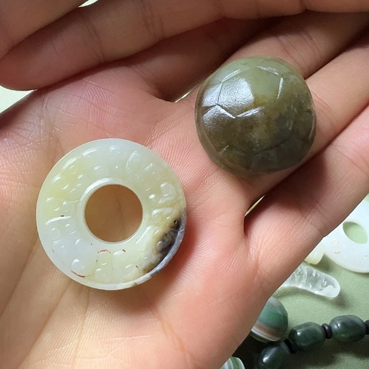 泽****和田玉未镶嵌珠宝半成品