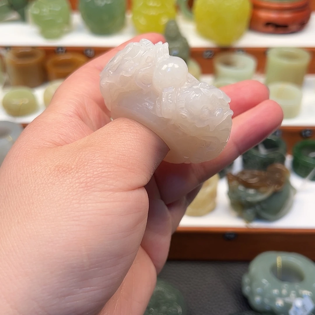 叶***峰和田玉（糖玉）未镶嵌戒指