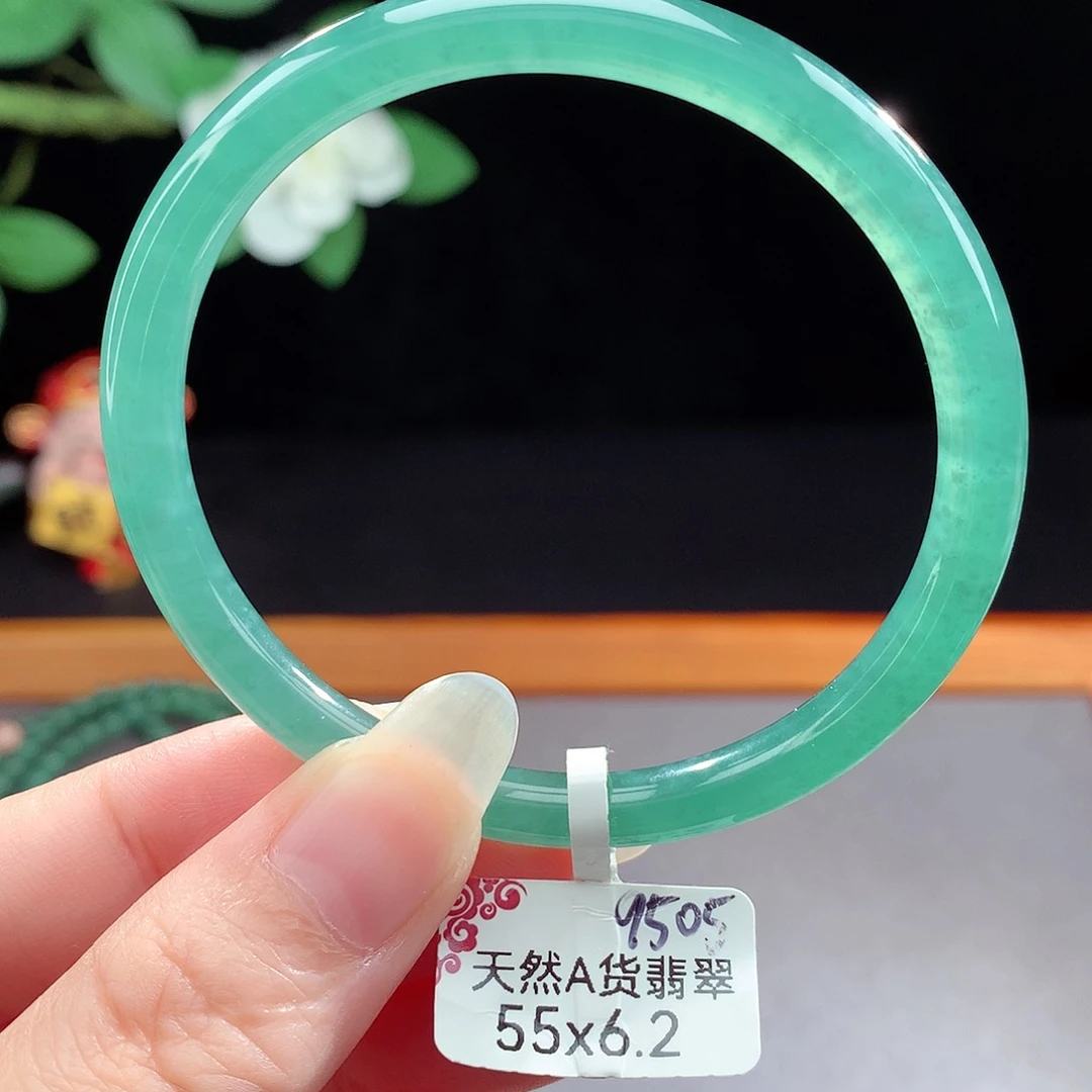 未镶嵌手镯（圆镯）翡翠