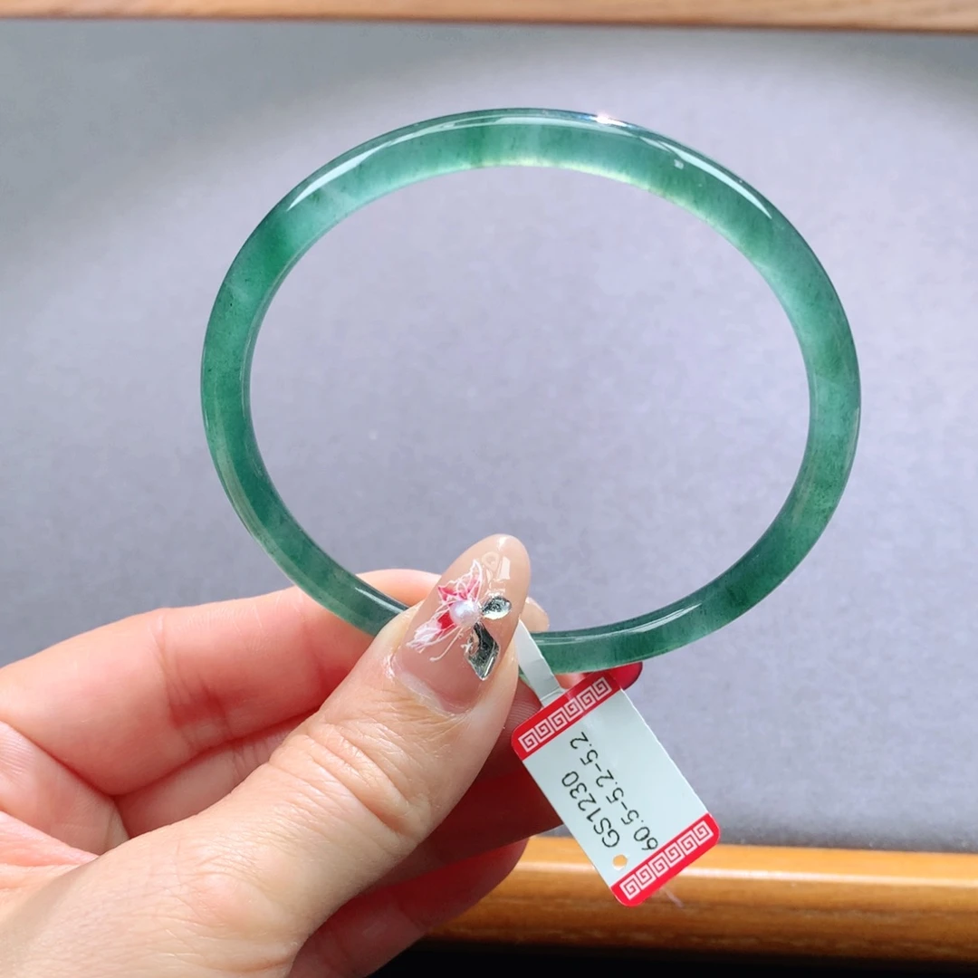 翡翠手镯未镶嵌天然翡翠手镯