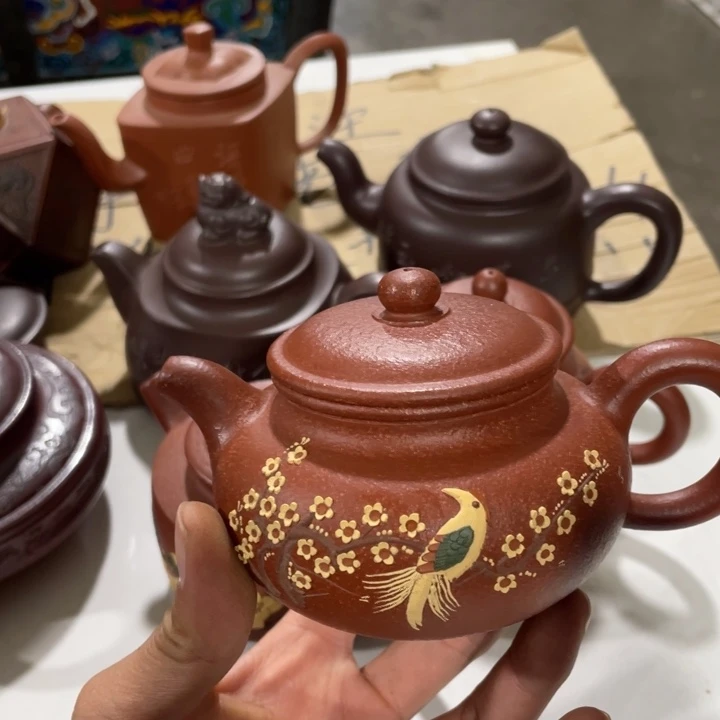 老厂紫砂壶一件。