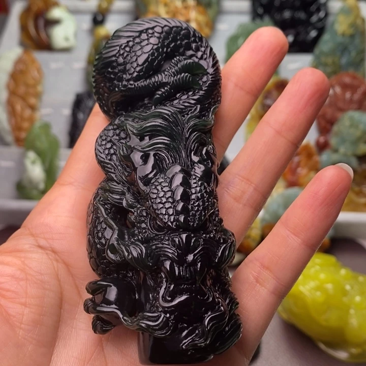 老***四蛇纹石玉未镶嵌颈饰