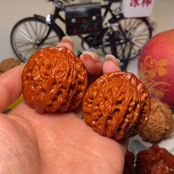 文玩核桃吊坠盘龙虎头39尺