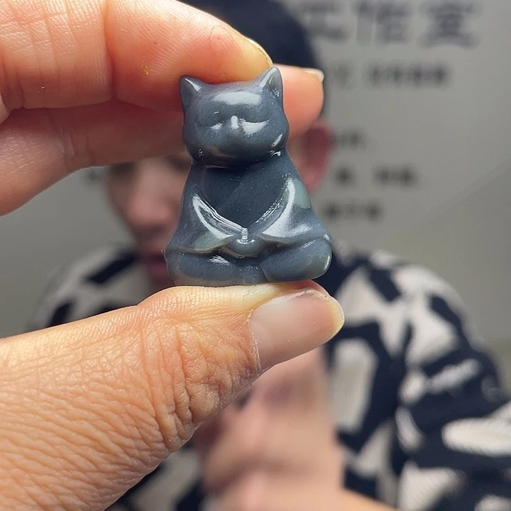 和田玉未镶嵌把件