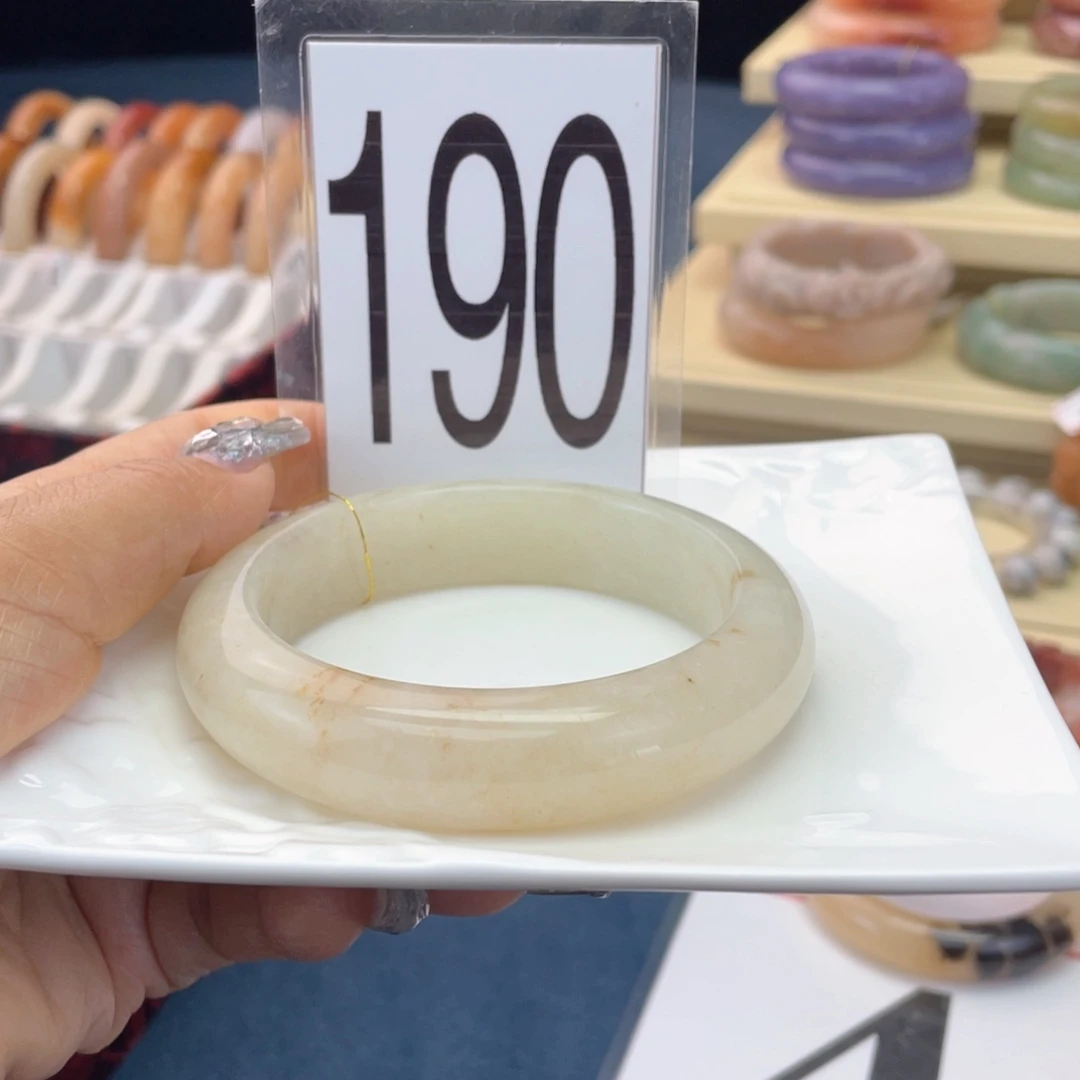 石英质玉未镶嵌手镯62圈