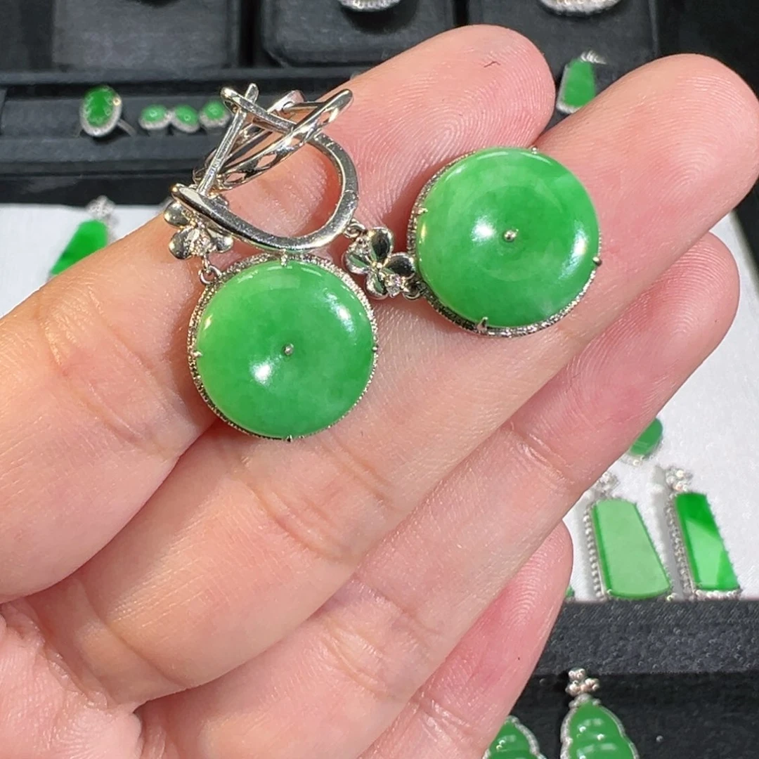 【闪购商品】翡翠吊坠(不含链)18K金镶嵌