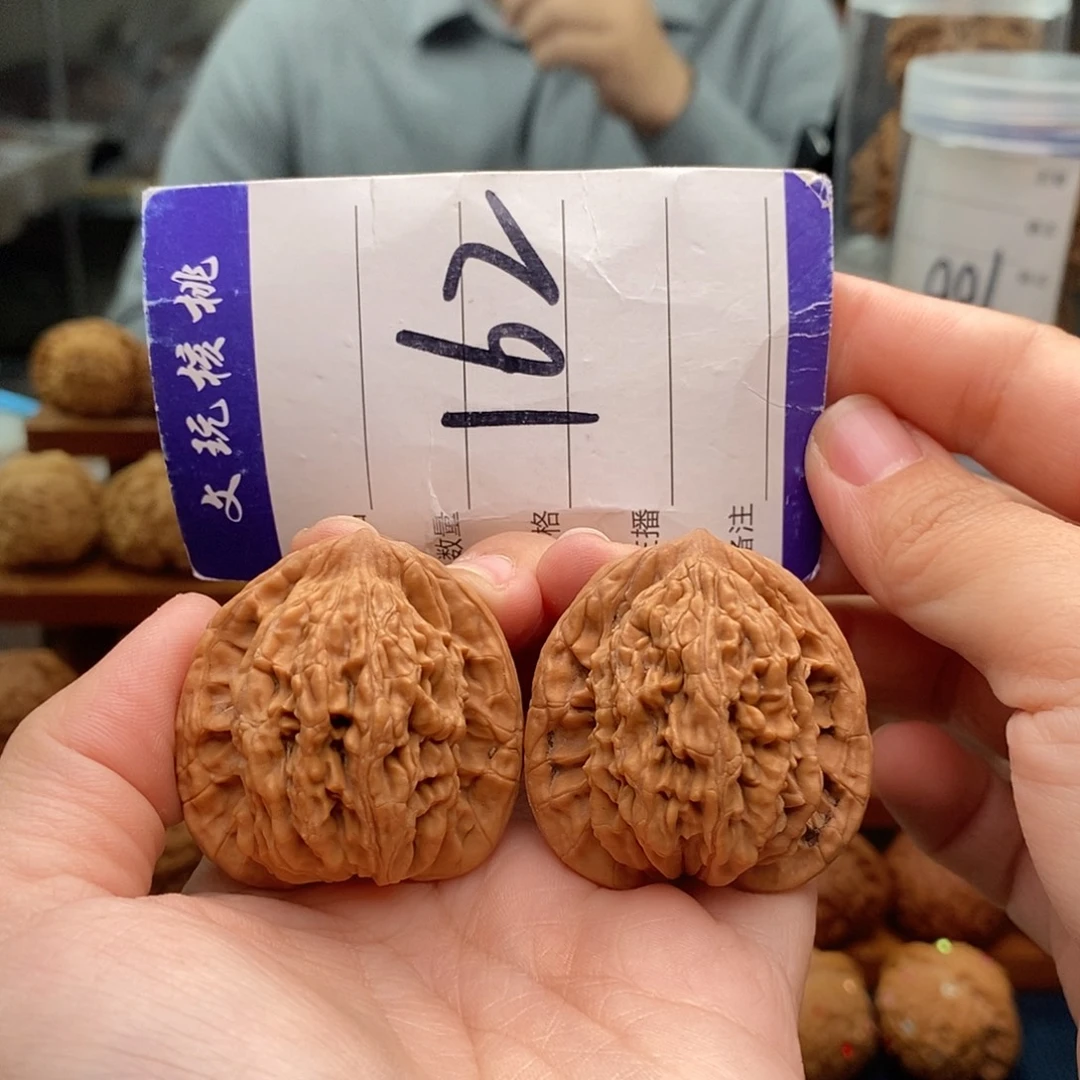 文玩核桃把件38虎头