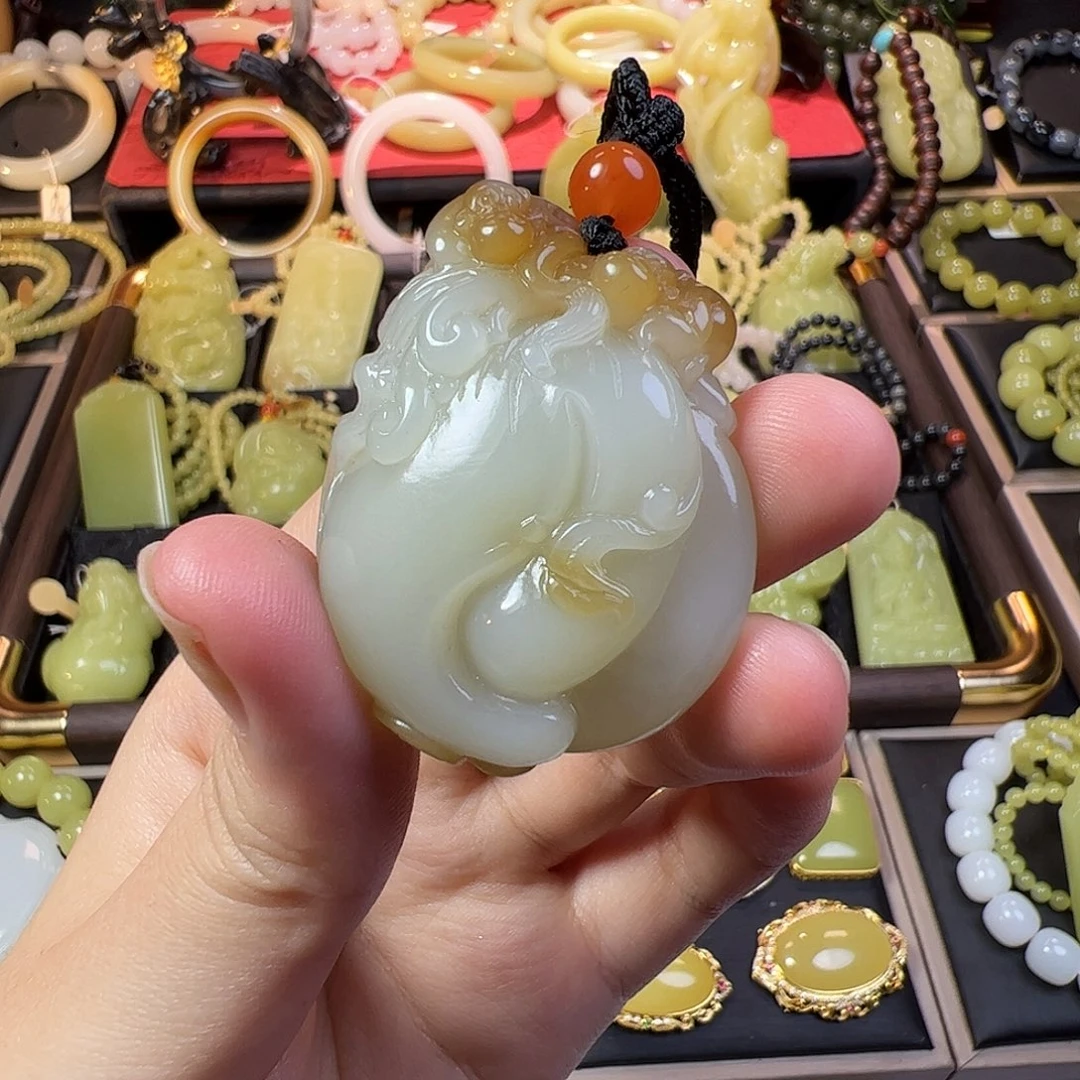 和田玉未镶嵌颈饰